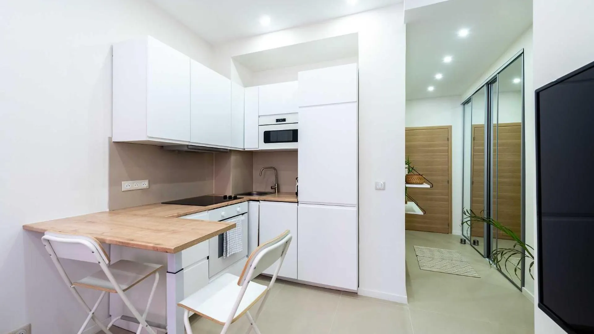 Modern Apartment -1Bdr 4P - 300M From The Beach Antibes 0*,  France